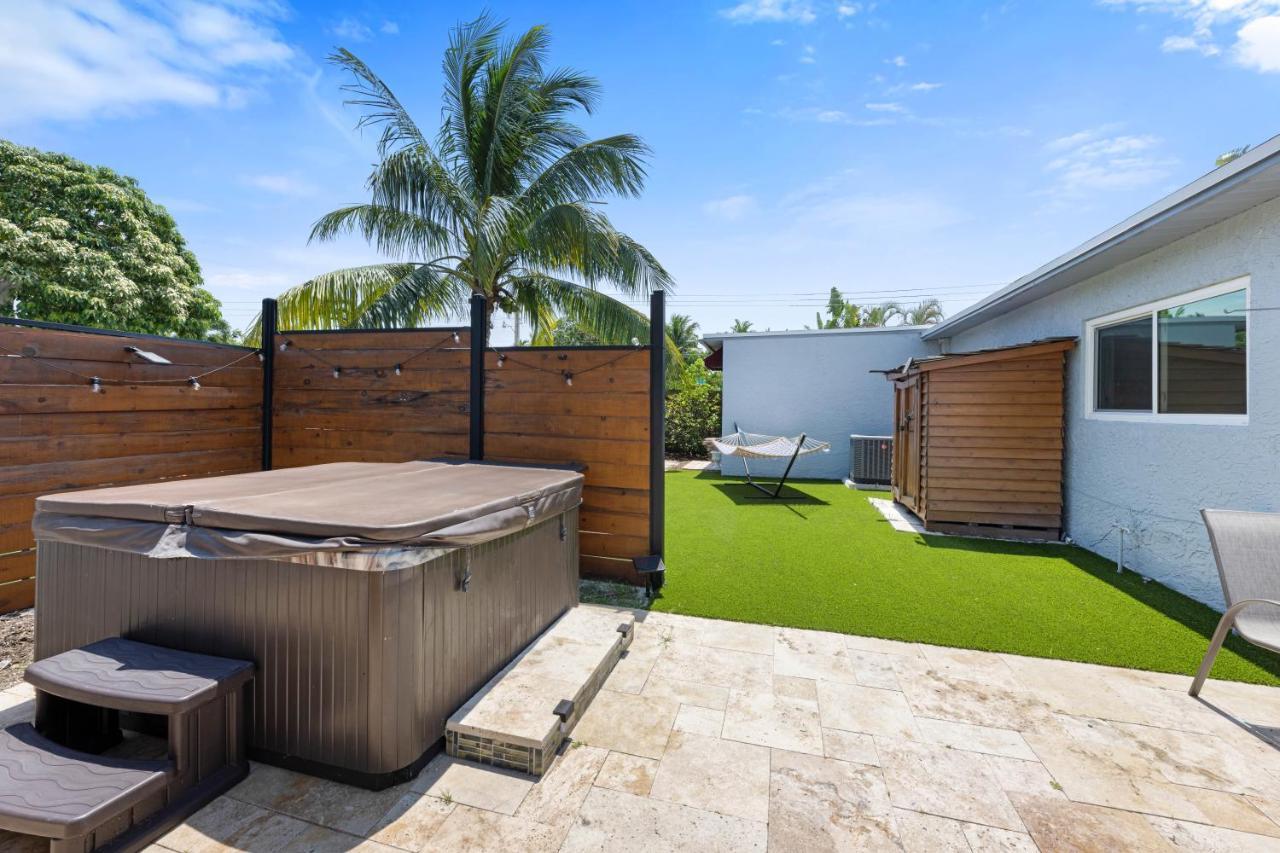 Palms Retreat! Giant Heated Pool-Hottub-Firepit-5Min2Beach-Pets-Ev Chgr Fort Lauderdale Extérieur photo